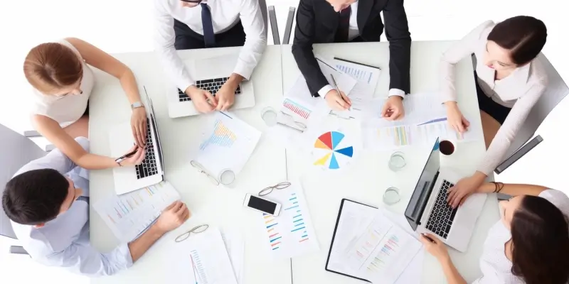 Kiedy biuro rachunkowe może korzystać ze zwolnienia z VAT?